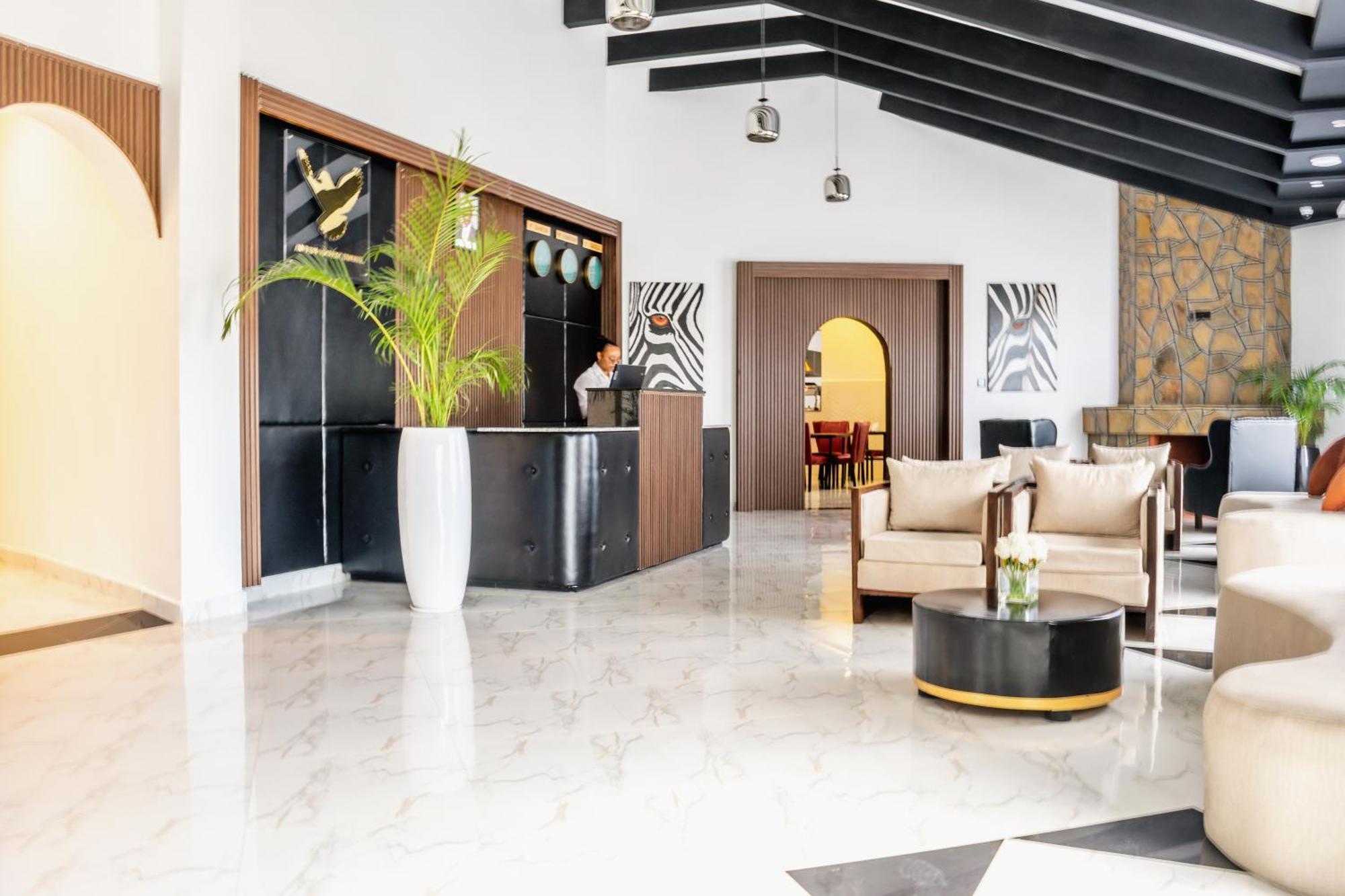 Avian Court Penthouse Aparthotel Naivasha Buitenkant foto